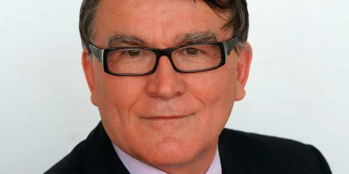 Ştefan Smărăndoiu, cel mai iubit profesor din Râmnicu Vâlcea