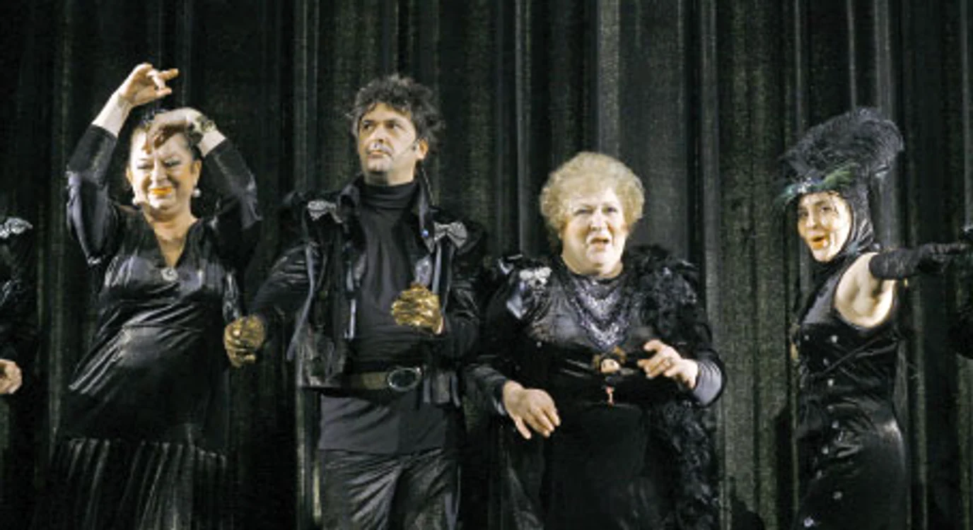 De la stânga la dreapta: Virginia Rogin, Ionel Mihăilescu, Dorina Lazăr şi Antoaneta Zaharia
