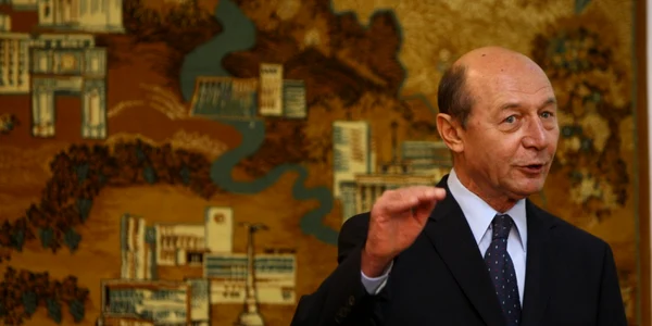 Traian Băsescu şi soţia sa au depus jurământul ca cetăţeni ai Republicii Moldova FOTO David Muntean