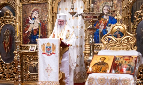 patriarhul daniel slujba de anul nou jpg