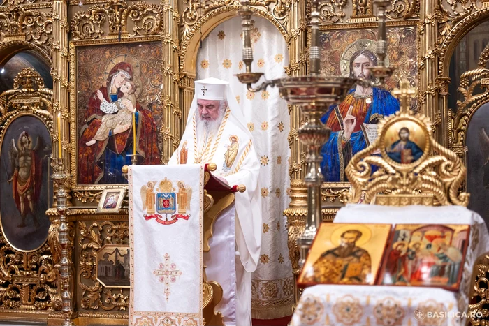 Patriarhul Daniel, la sluba de la Catedrala Națională FOTO: Basilica