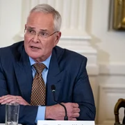 CEO ul ExxonMobil, Darern Woods, la Casa Albă FOTO EPA EFE jpg