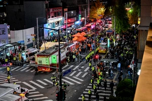 Haos in Seul: zeci de oameni resuscitați după ce s-au călcat în picioare FOTO AFP