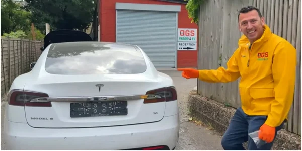 tesla model s reparatii jpg
