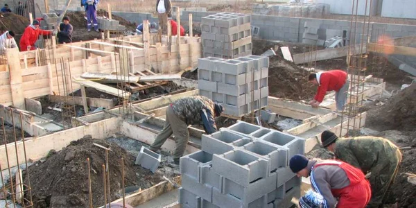Construcţiile ilegale nu vor mai putea primi dovada de luare în folosinţă, necesară întăbulării