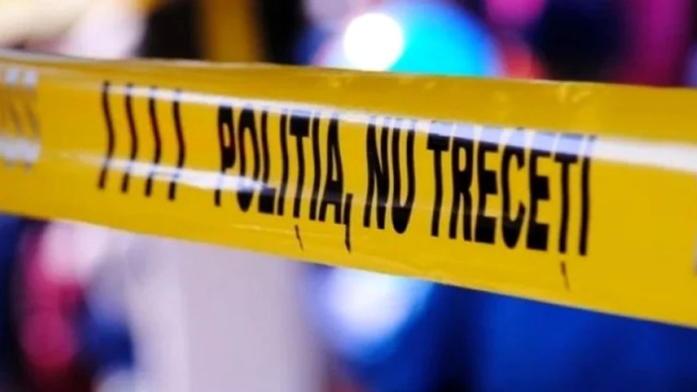 Doi tineri din Bacău, găsiți morți în mașină, într-o zonă împădurită. Trupurile prezentau urme de împușcare