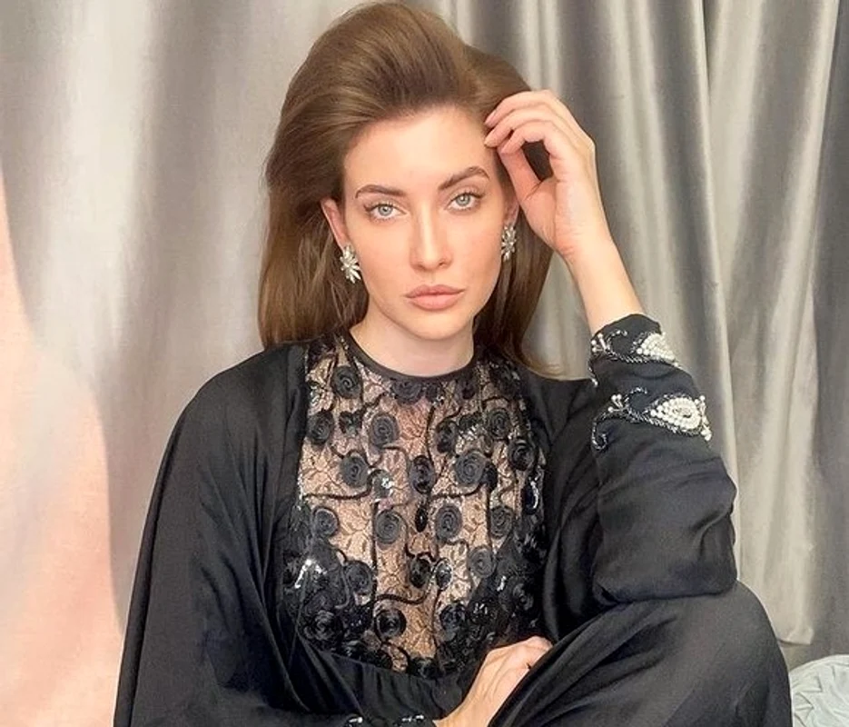 iulia albu jpeg