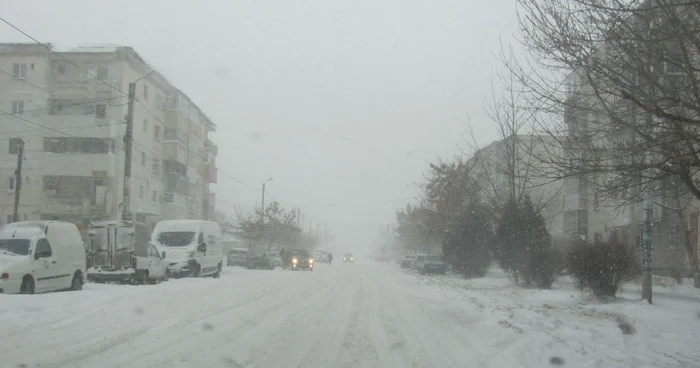 Condiţiile meteorologice închid circulaţia rutieră