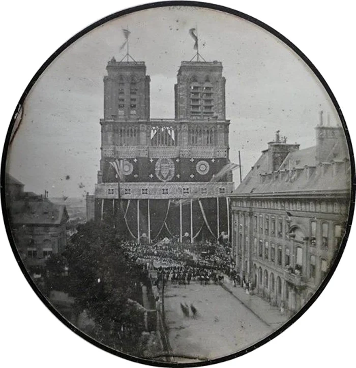 Prima fotografie  a Catedralei Notre-Dame datează din 1842