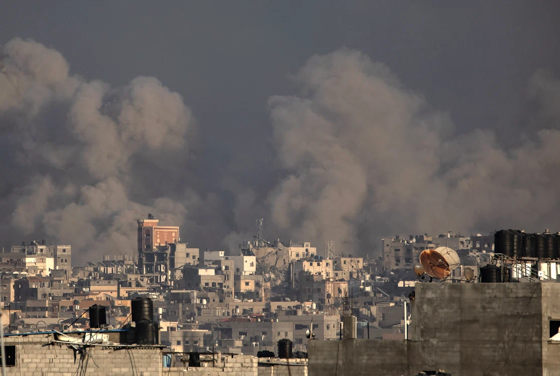 Bombardamente israeliene în Khan Younis FOTO EPA-EFE