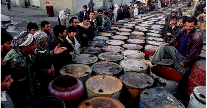 Etnici kurzi în Irak păzind petrolul regiunii Kirbil alături de fundamentaliştii SIIL FOTO: National Geographic