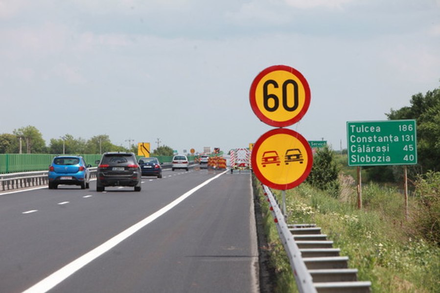 Restricţiile de circulaţie cauzate de caniculă se prelungesc şi miercuri