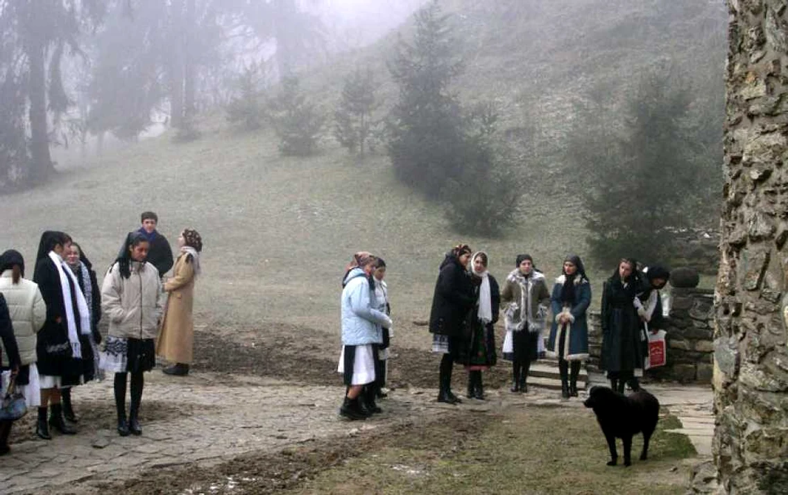 manastirea prislop 2004 foto traian manu
