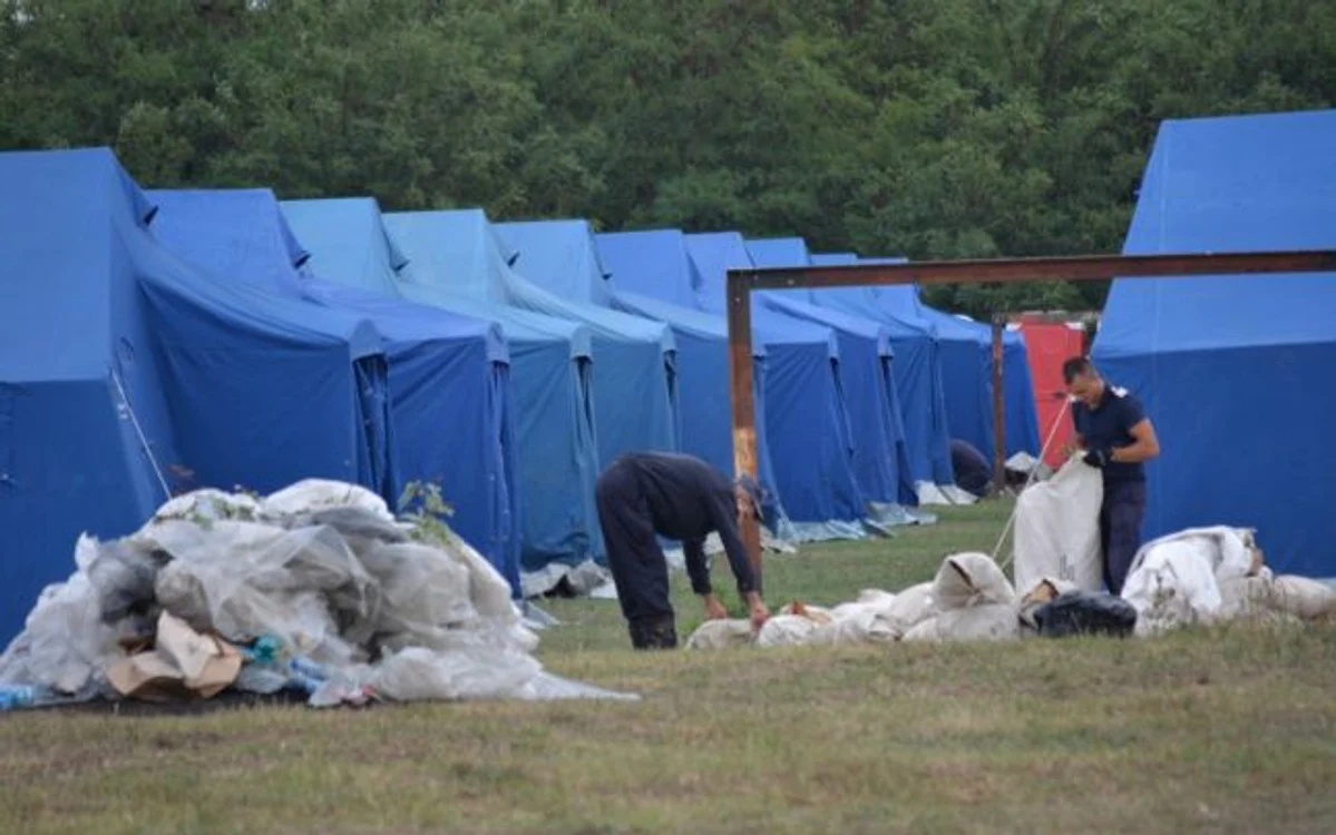 În tabăra de la Moravița pot fi adăpostite 500 de persoane (foto: adevărul.ro)