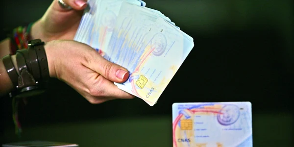 card sanatate FOTO mediafax