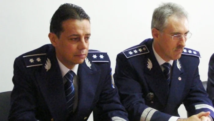 Plecările de la conducerea IJP Bistriţa Năsăud au început după ancheta DNA. Ciprian Buta (stânga), alături de Ioan Ovidiu Mureşan. Buta şi-a dat demisia din funcţie, Mureşan cere pensionarea FOTO: mesagerul.ro