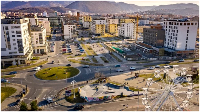 Orașul din România în care groapa de gunoi devine parc. 
