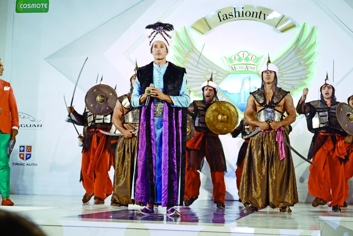 Radu Mazăre a bătut gongul final al Carnavalului de la Mamaia, sâmbătă, 24 august, deghizat în sultanul Suleyman Magnificul FOTO fpeople.ro