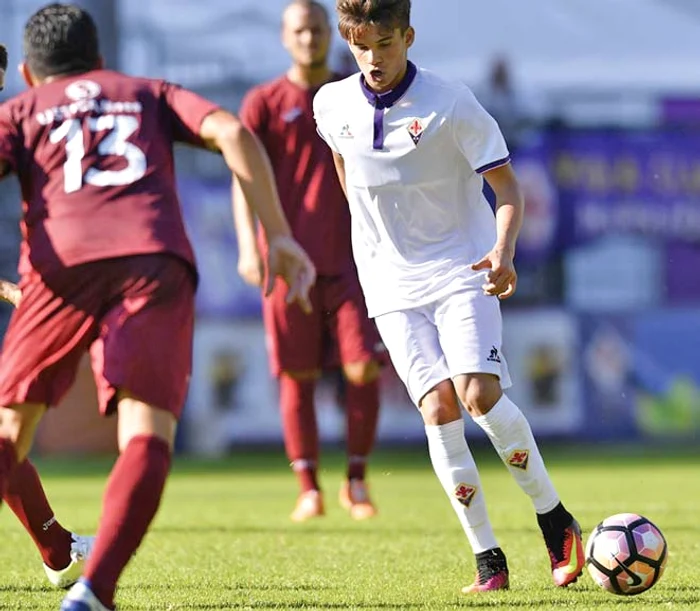 
    Ianis are 3 pase  de gol în 3 meciuri  