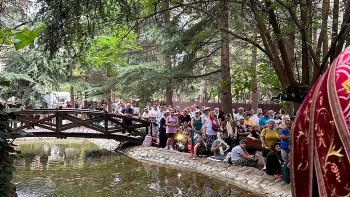 Biserica Sfanta Maria1 jpg