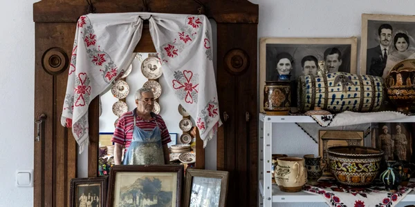 Colecția de ceramică a familiei Giubega din Horezu Vâlcea Sursă Arhiva personală jpg