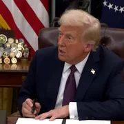 Trump a grațiat mai multe persoane acuzate de atacarea Capitoliului Foto Captură video jpg