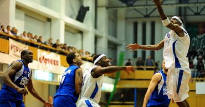 Craiova: Derbi baschetbalistic în Bănie