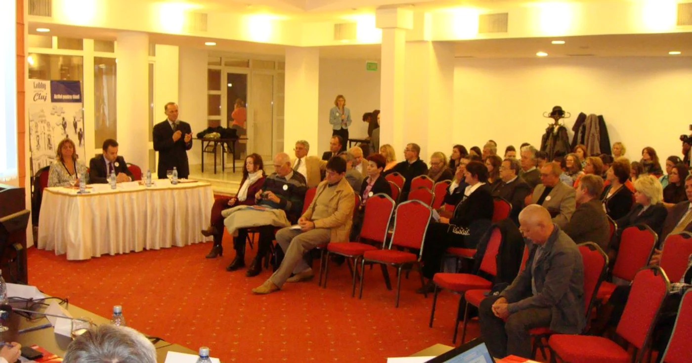 În cadrul audierilor publice, decidenţii iau în calcul toate opiniile exprimate de participanţi