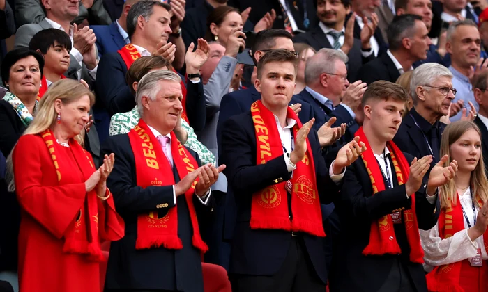 Regele Philippe si copiii sai, prinții Gabriel, Emmanuel și Éléonore , la meciul Belgia Romania   GettyImages 2158767921 jpg