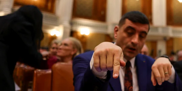 INSTANT PARLAMENT CITIRE MOTIUNE 02 INQUAM Photos Octav Ganea jpg