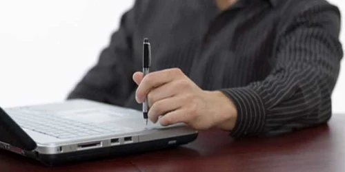 Capcană: pagină online de rezervări de bilete la curse naţionale şi internaţionale.