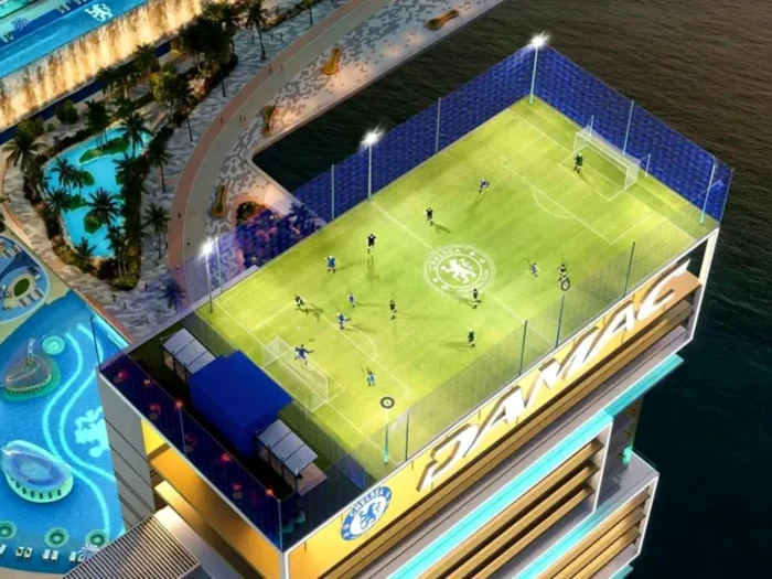 Terenul de fotbal de pe acoperișul complexului de apartamente/FOTO: Damac Properties