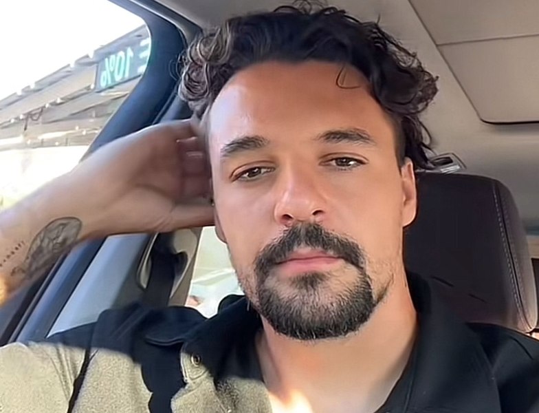 Haz de necaz cu un fost mare talent al României, acum vedetă pe TikTok: „Dădeai goluri la EURO, acum te rogi să scadă euro sub 5 lei”