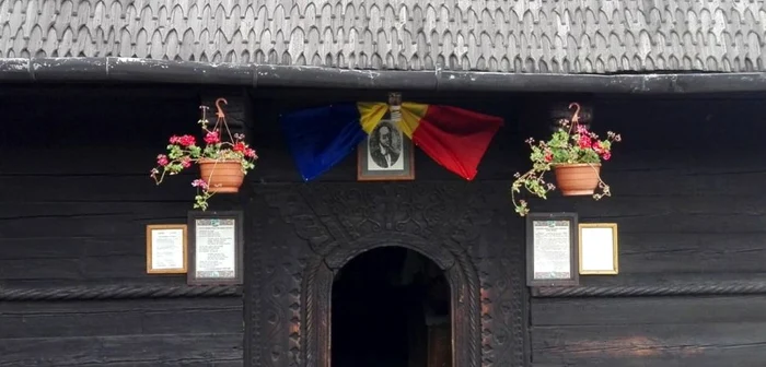 „Bisericuţa călătoare” - „Biserica lui Horea de la Albac” din staţiunea Băile Olăneşti - Vâlcea Foto taradacilor ro