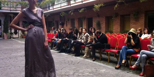Colecţia Mihaelei Cîrlugea a deschis Cluj Fashion Week