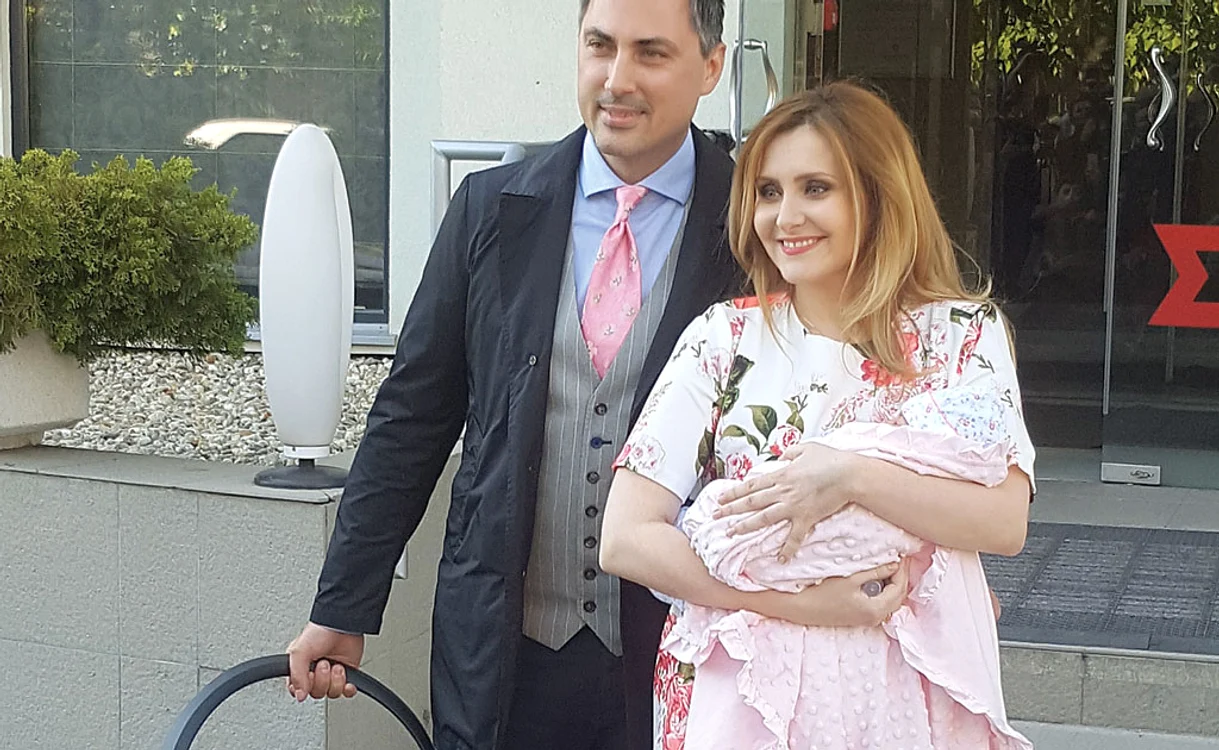 Alina mai are o fetiţă, pe Carolina Elena (2 ani şi patru luni)