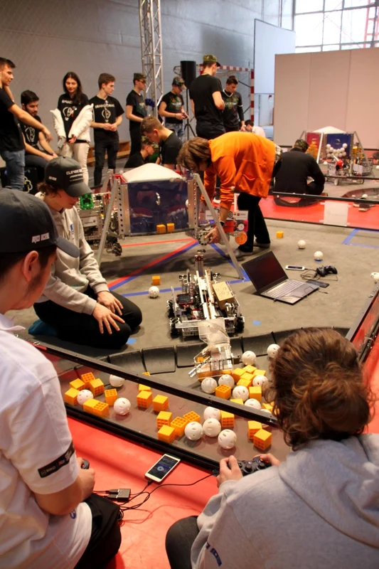echipa robotica. foto arhiva personala