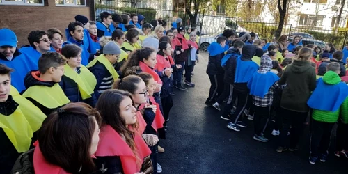 centenar elevi