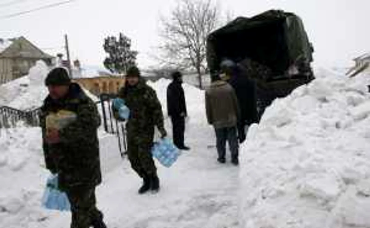 Intervenţia Brigăzii 10 Geniu în zonele sinistrate. FOTO: NICOLETA BUTNARU