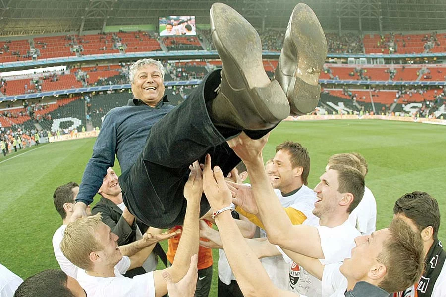 Din sărăcie lucie, în legendă. Viața lui Mircea Lucescu: de la un colț de pâine împărțit la cinci, la recunoaștere internațională