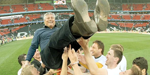 Mircea Lucescu îşi ţine în locuinţa din Doneţk casetele cu înregistrările tuturor meciurilor disputate de Şahtior sub comanda sa (FOTOGARFII: Alexandra Dragu) jpeg