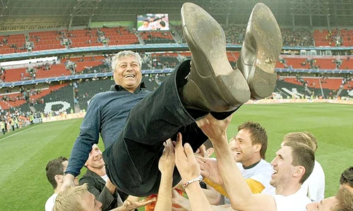 Mircea Lucescu îşi ţine  în locuinţa din Doneţk  casetele cu înregistrările  tuturor meciurilor disputate  de Şahtior sub comanda sa (FOTOGARFII: Alexandra Dragu) jpeg