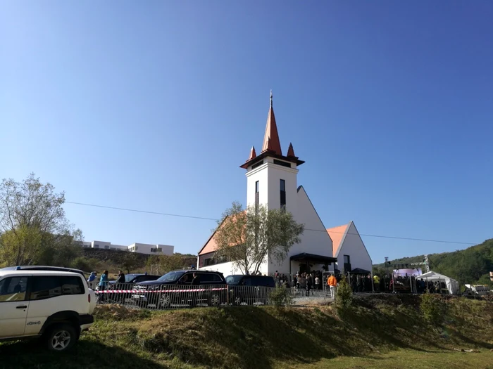 Biserica a fost inaugurată în prezenţa premierului Viktor Orban. FOTO: Remus Florescu