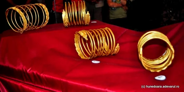 bratari dacice furate din sarmizegetusa regia