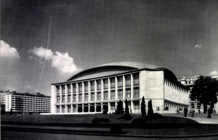 Sala Palatului, in anii '60. Arhitectura.