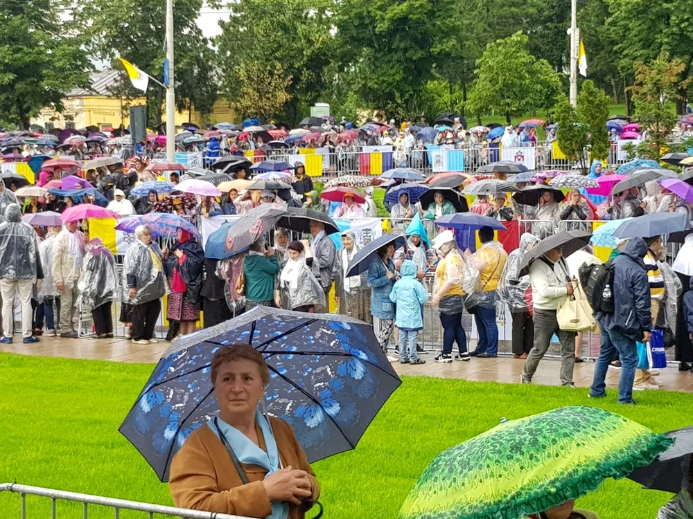 pelerini iasi papa francisc foto alexandra cheroiu