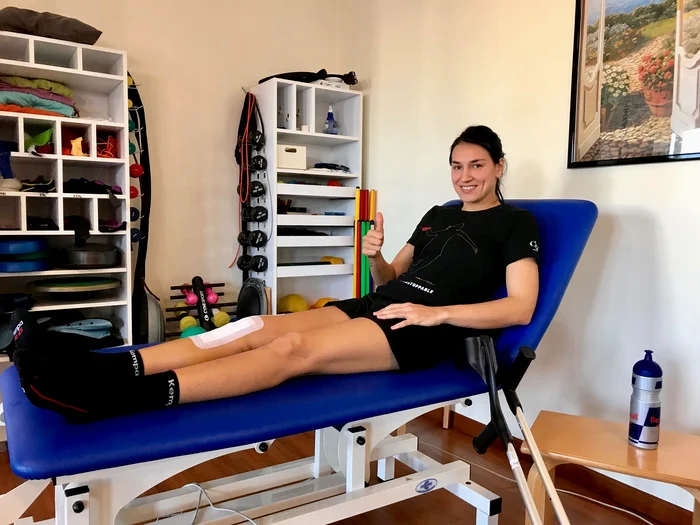 Cristina Neagu poartă încă bandaj la picior