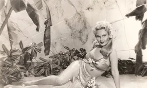 Mae West Feet 973333 jpeg