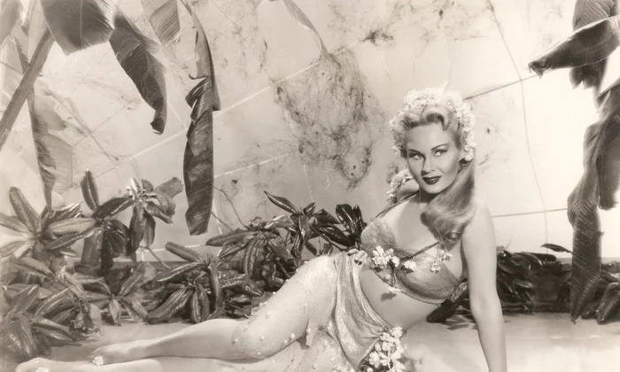 Mae West Feet 973333 jpeg