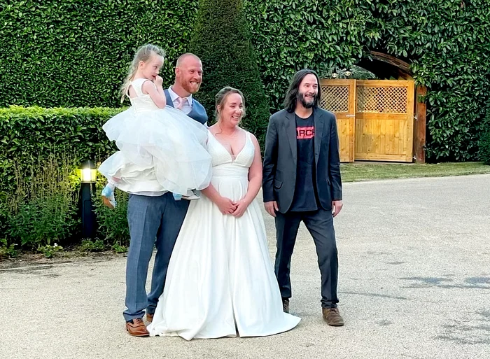 Keanu s-a dus la nunta unor necunoscuți. Foto: Profimedia